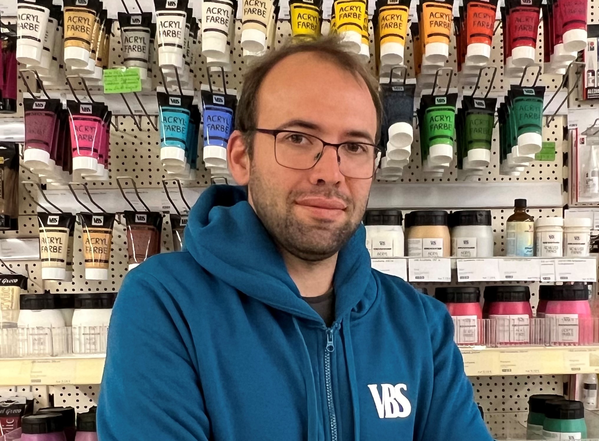 Porträt eines Kunden (Michael Schwers) in professioneller Umgebung, verwendet für ein Zitat oder eine Kundenreferenz – symbolisiert Vertrauen und Partnerschaft.